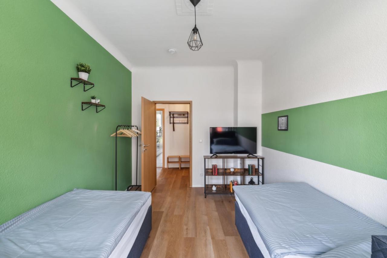 Salihomes/Max Apartment/5Pax/Modern Eingerichtet/Voll Ausgestattet Kueche Markranstadt Bagian luar foto