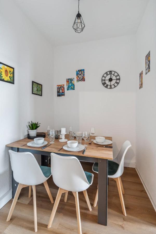 Salihomes/Max Apartment/5Pax/Modern Eingerichtet/Voll Ausgestattet Kueche Markranstadt Bagian luar foto