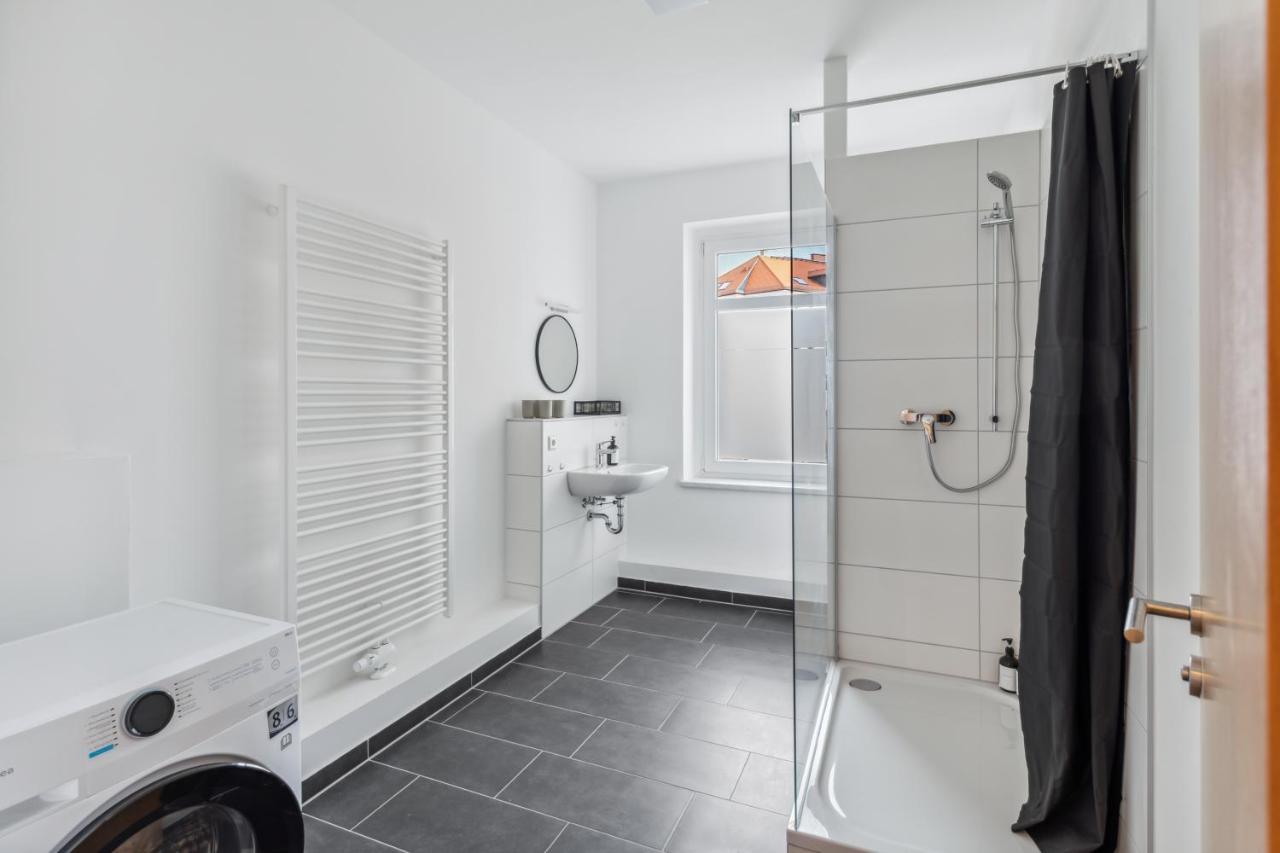 Salihomes/Max Apartment/5Pax/Modern Eingerichtet/Voll Ausgestattet Kueche Markranstadt Bagian luar foto
