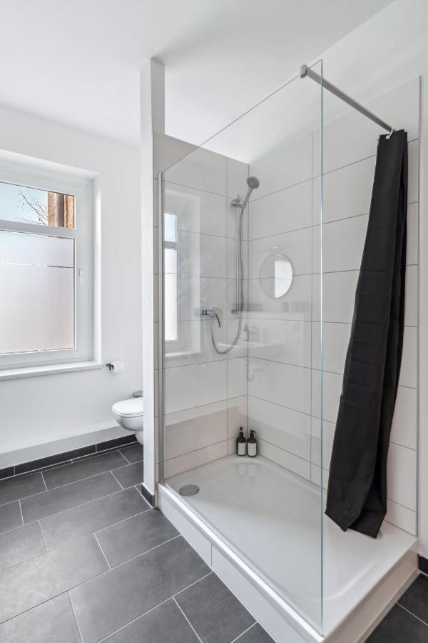 Salihomes/Max Apartment/5Pax/Modern Eingerichtet/Voll Ausgestattet Kueche Markranstadt Bagian luar foto